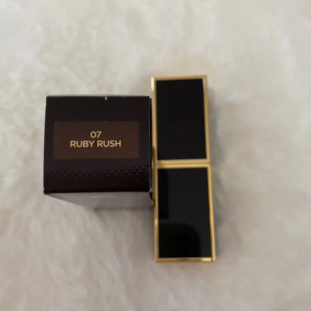 Tom Ford Lip Color Matte Lipstick - Ruby Rush - Picture 4 of 4
